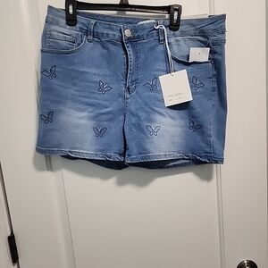 Butterfly Embroidered Women's Jean Shorts
